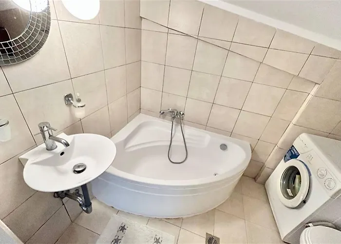 Cristina House 2 Bedrooms 6 Guests *
