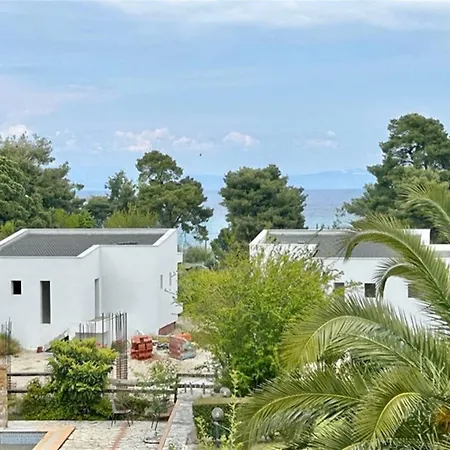 Christina House 2 Bedrooms 6 Guests *
